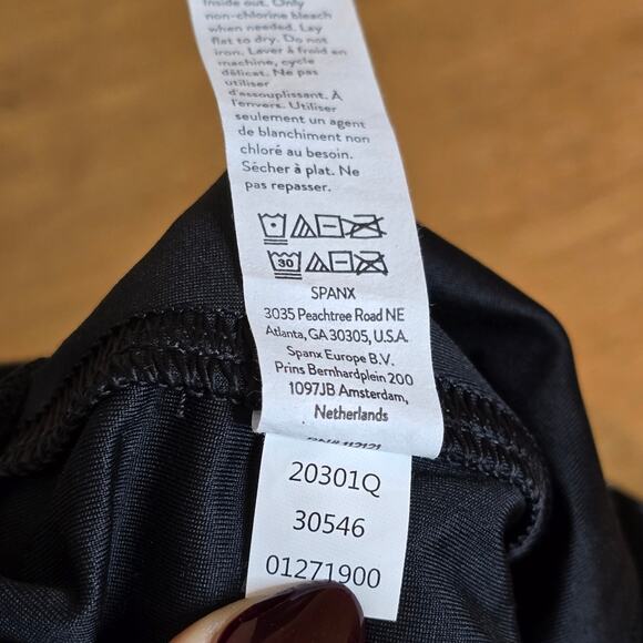 SPANX SP Faux Patent / Faux Leather Shaping Leggings — Classic Black, Size SP - Picture 8 of 14